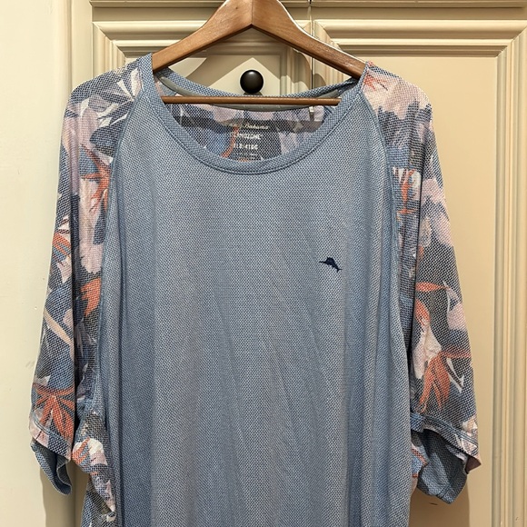Tommy Bahama Other - Tommy Bahama IslandZone Short Sleeve Rash Guard